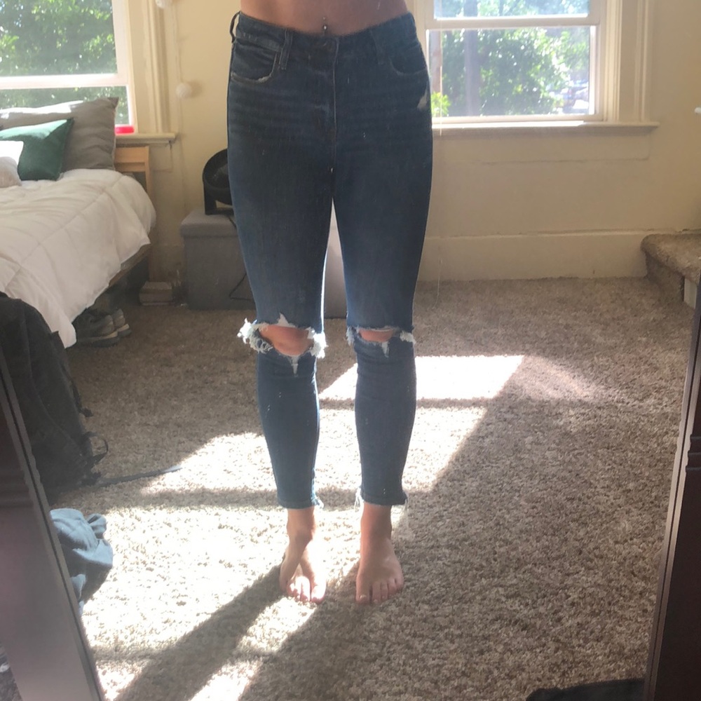 Eunina Distressed Jeans